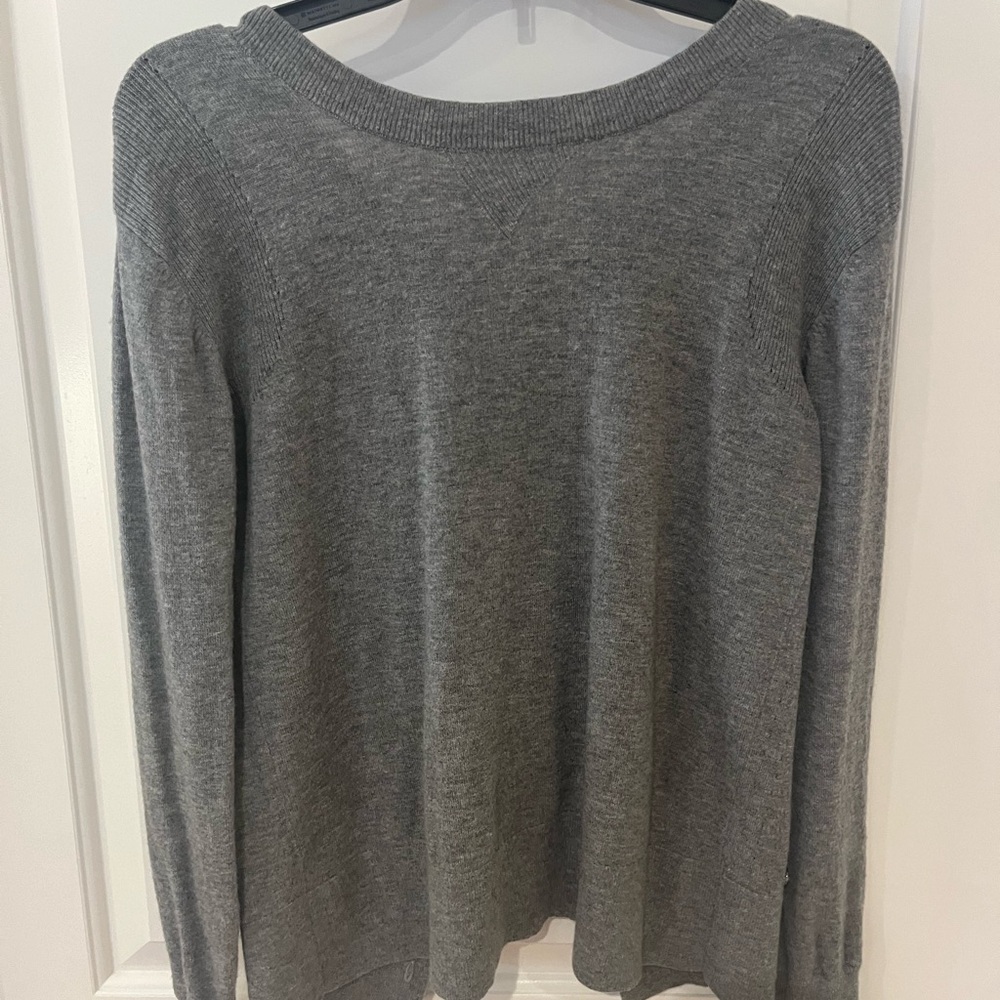 Lululemon 100% Gray Merino Wool Crossover Sweater Size M